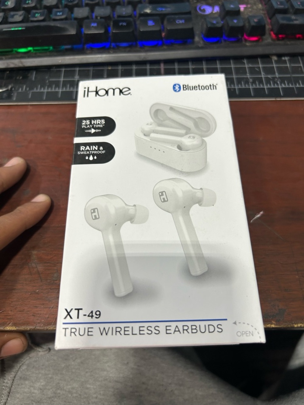 iHome White True Wireless Earbuds XT-49 Bluetooth Earbuds